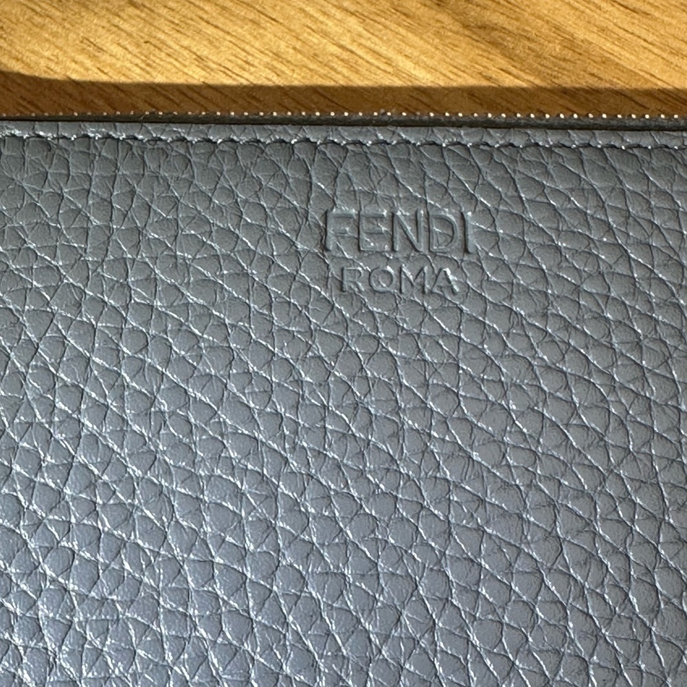 Fendi Textured Gray Leather Key and Card Holder - Picture 4 of 4